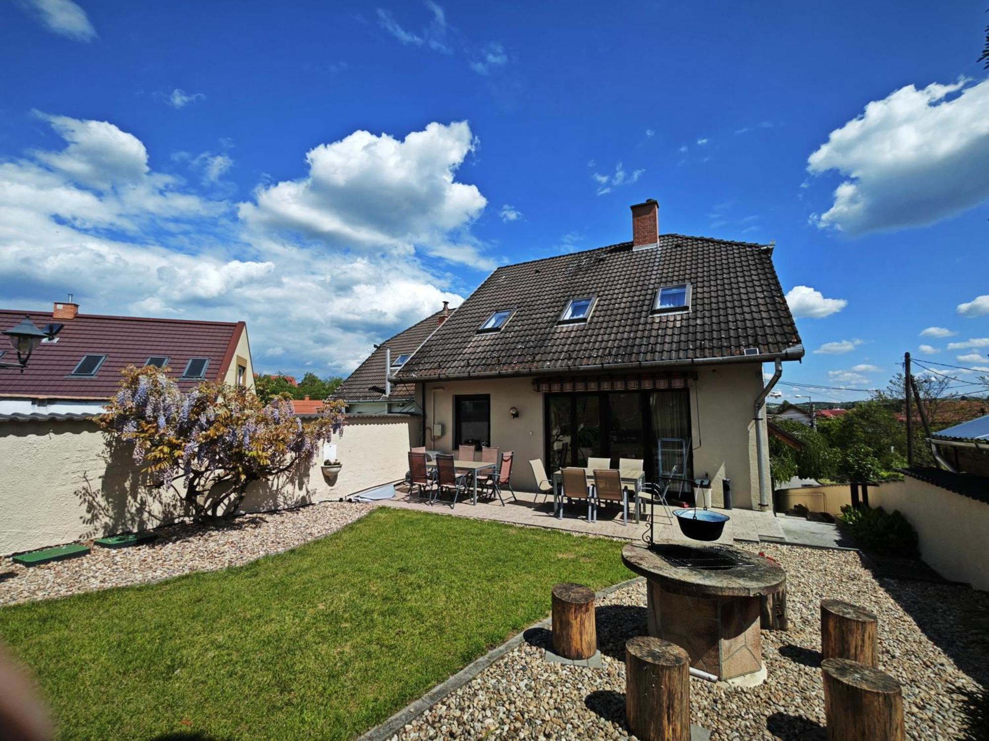 Valley Vendeghaz Guest house *