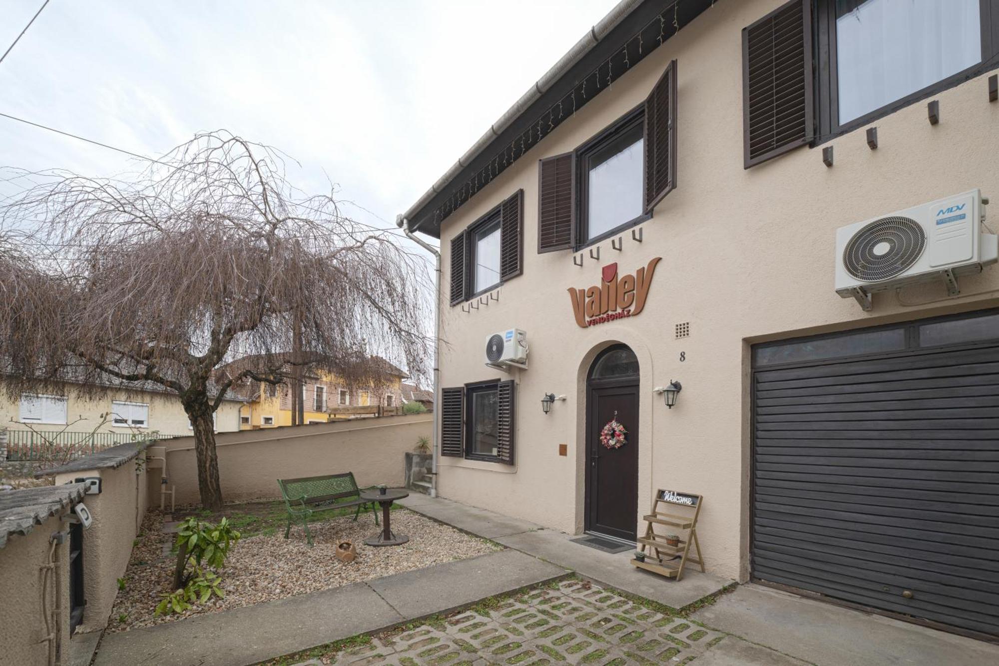 Valley Vendeghaz Guest house